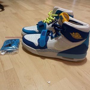 New air Jordan’s comes with extra laces